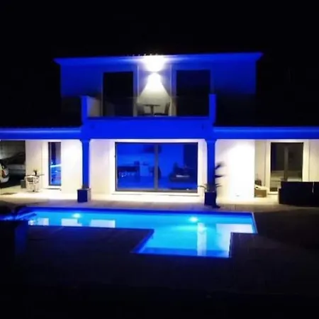 20m2 Dans Piscine Jacuzzi Homestay szállás