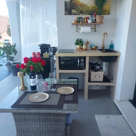 Homestay szállás 20m2 Dans Piscine Jacuzzi Gattières