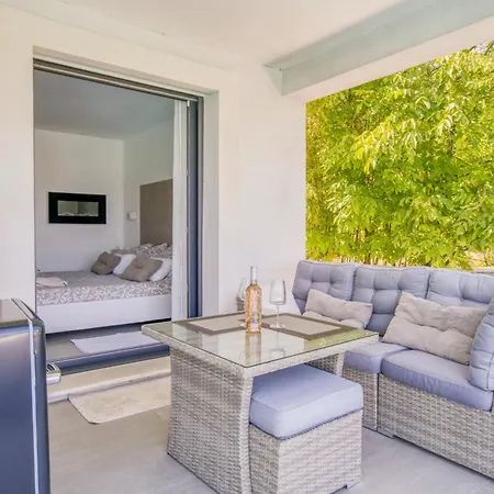 20m2 Dans Piscine Jacuzzi Homestay szállás